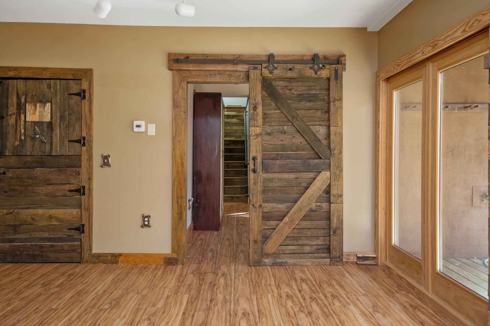 425 BREEZE WAY
