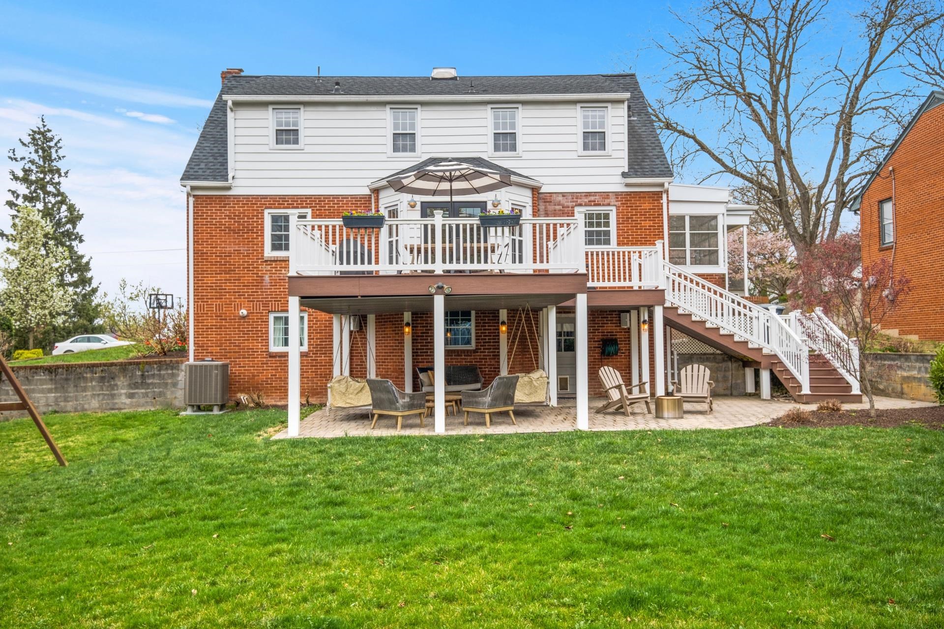 320 NEW YORK AVE