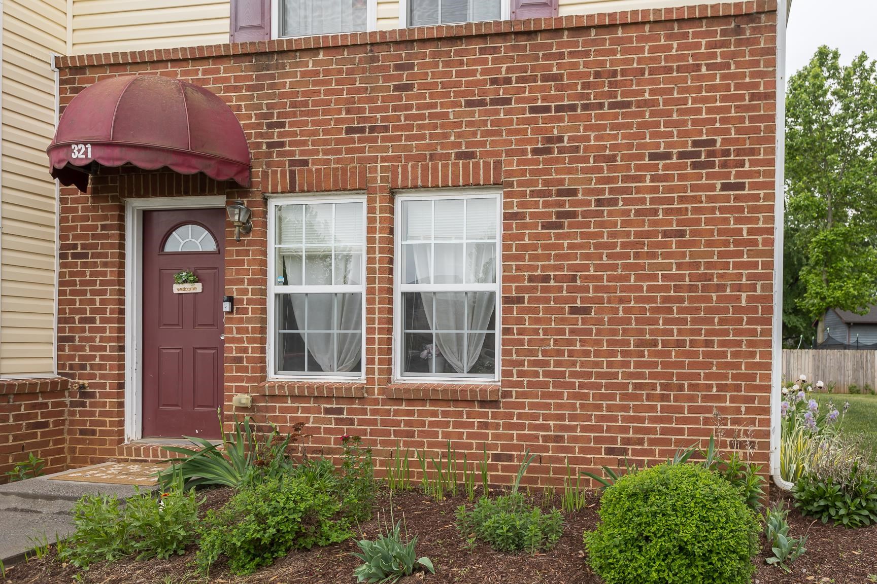 321 EMERSON LN