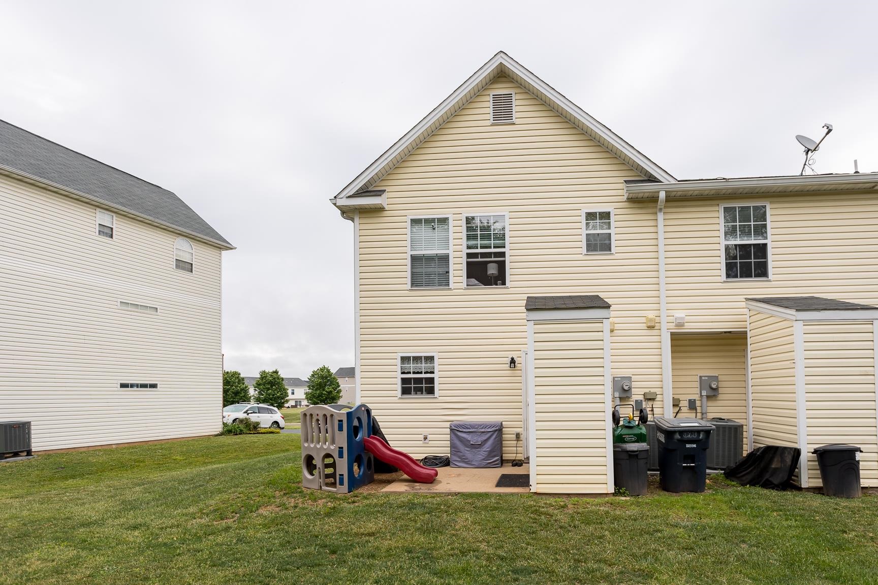 321 EMERSON LN