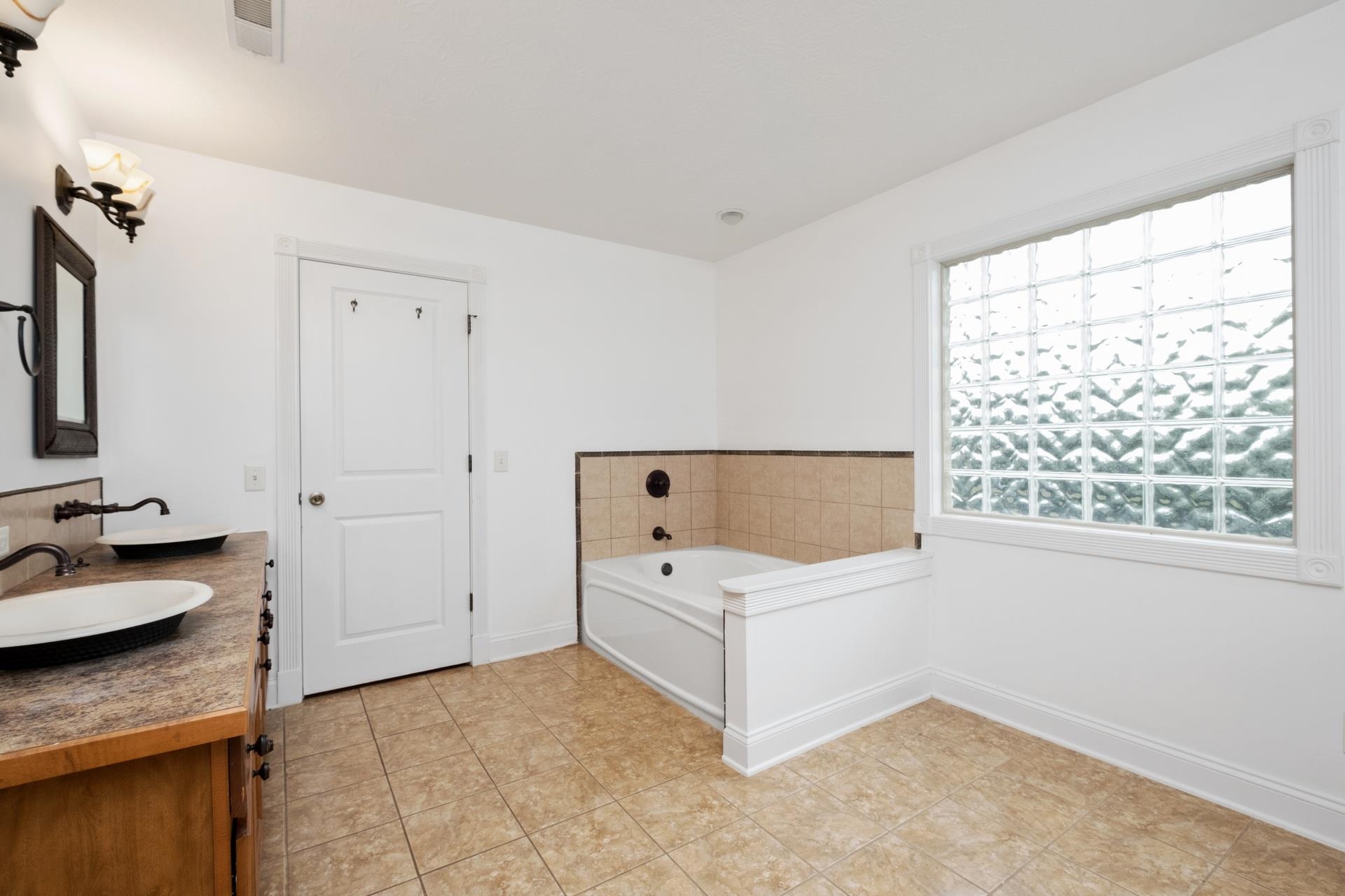 109 LEAVEL CT