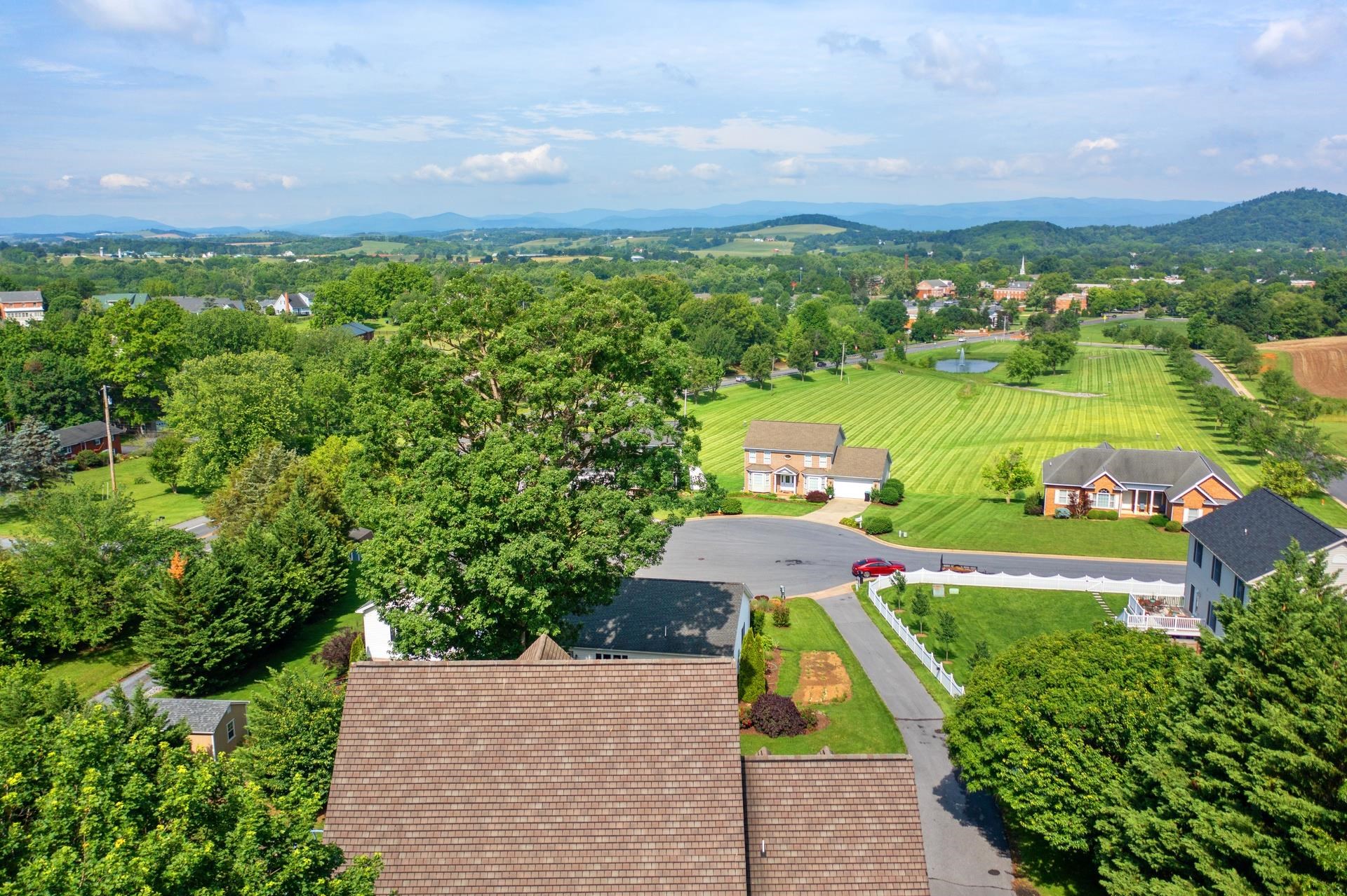 109 LEAVEL CT