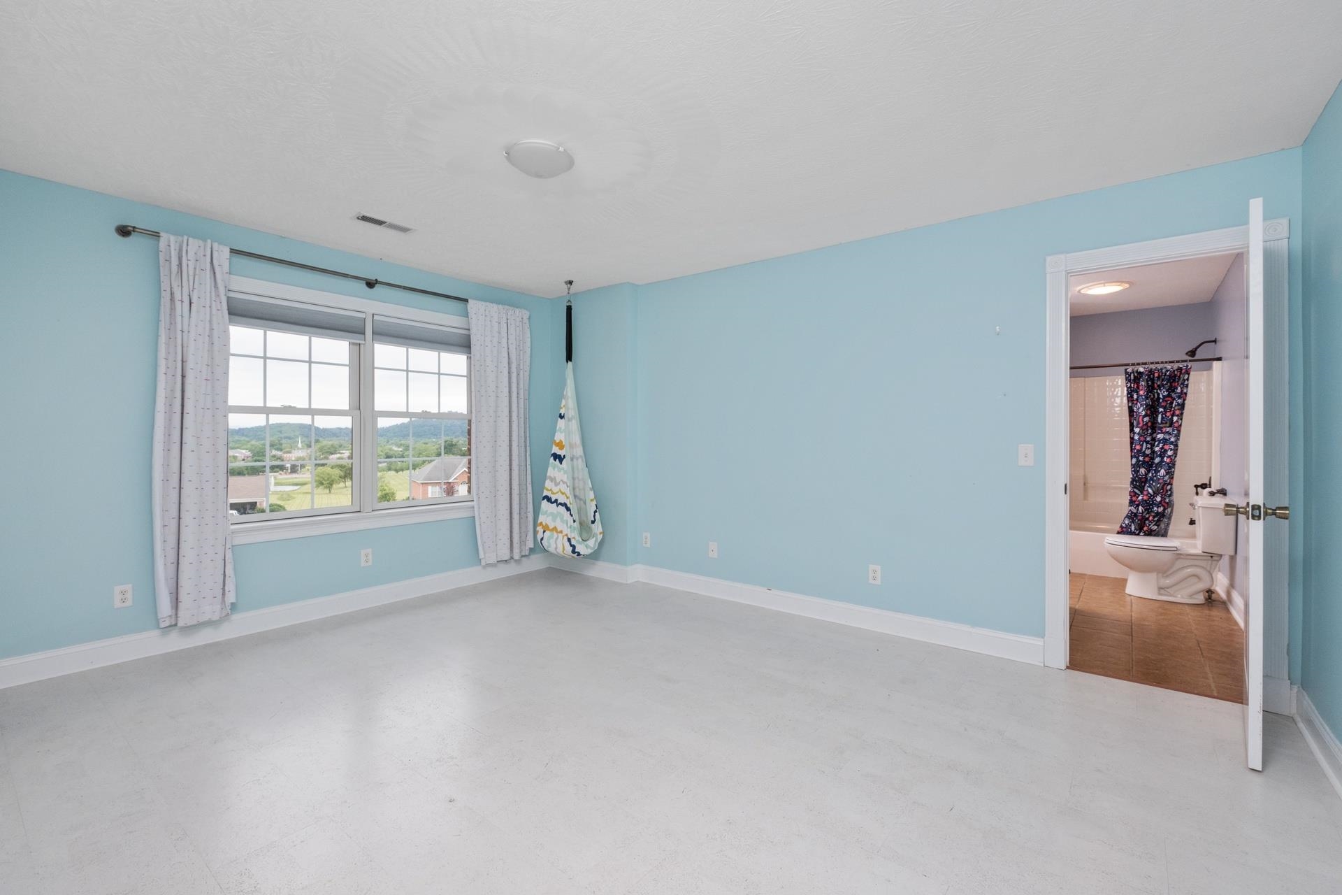 109 LEAVEL CT