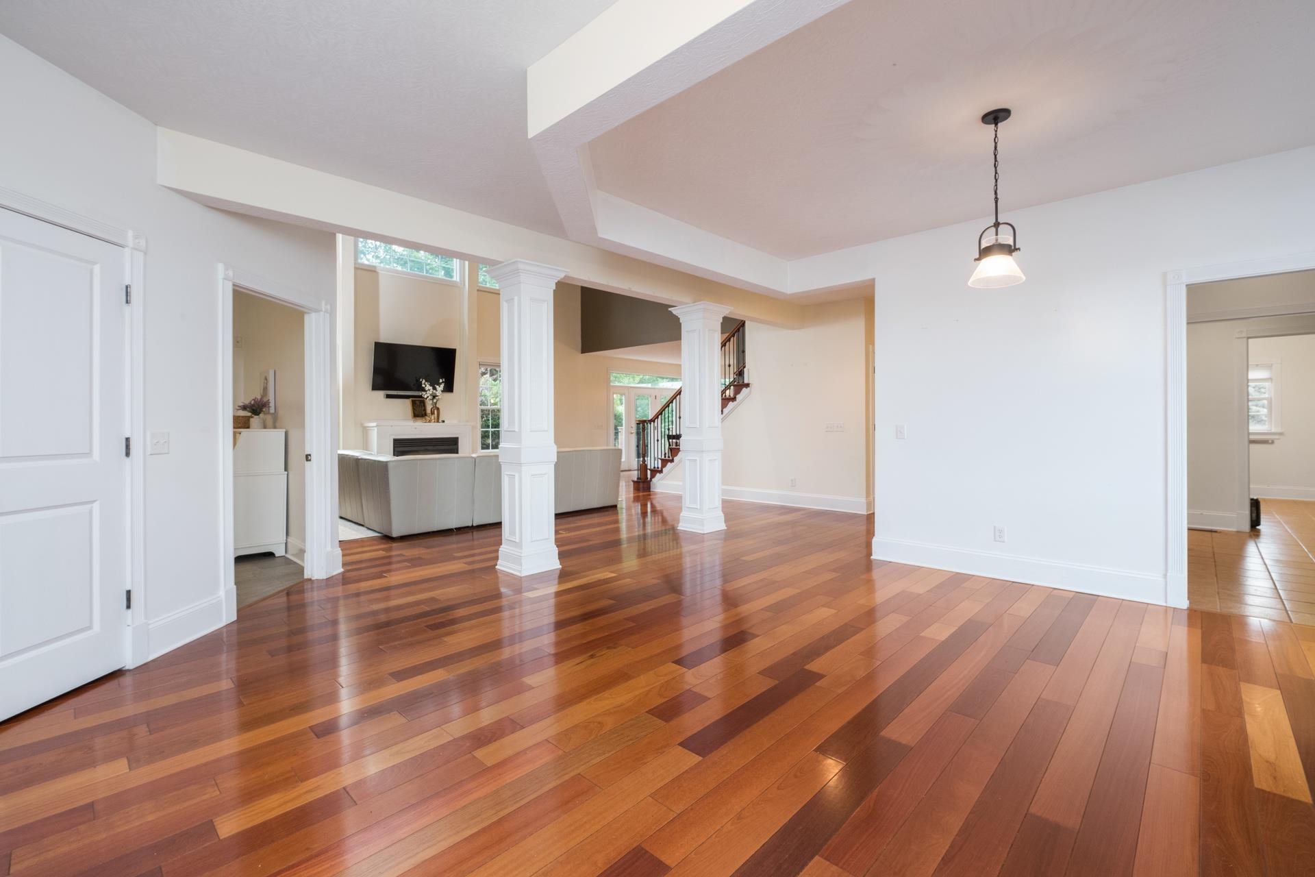 109 LEAVEL CT