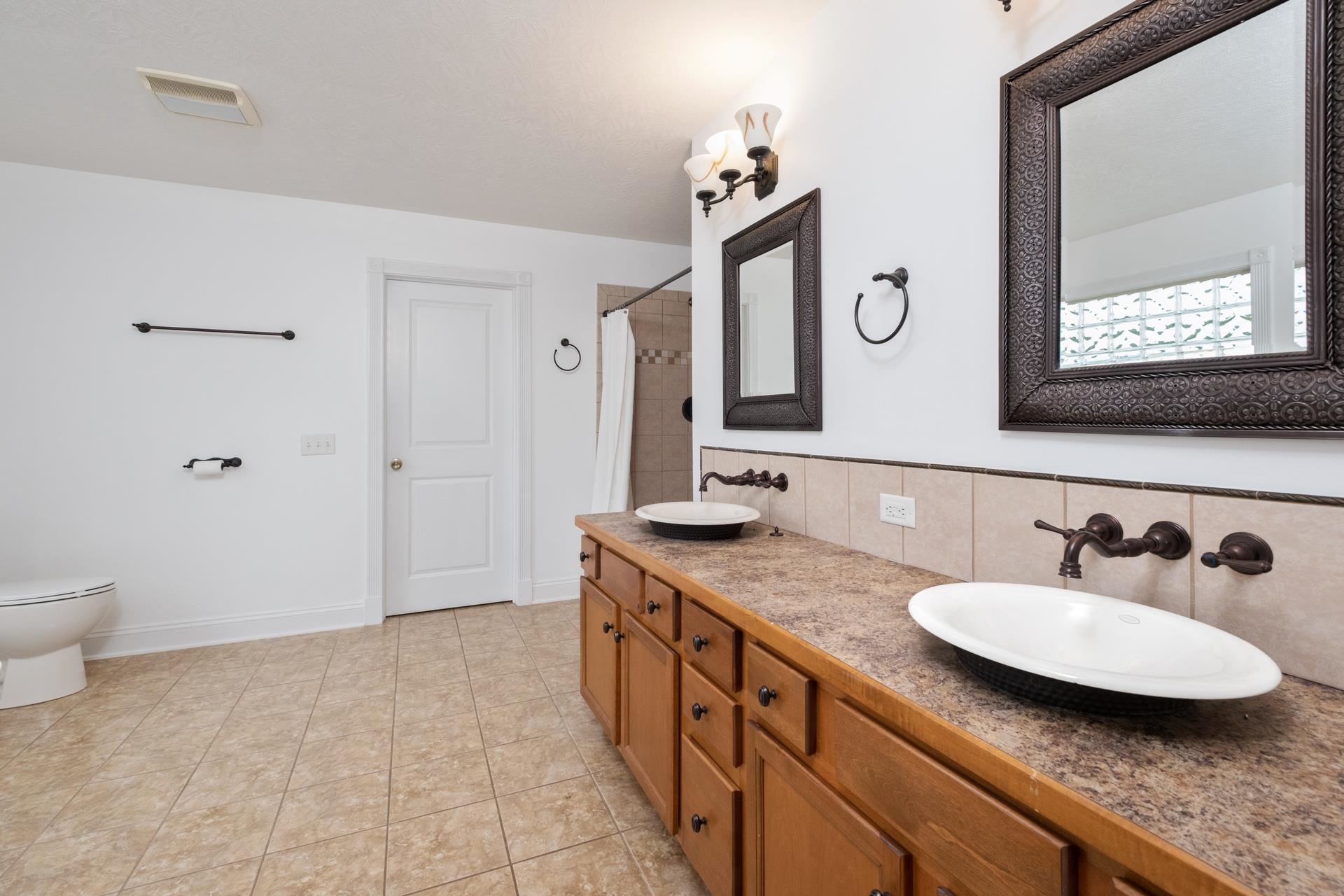 109 LEAVEL CT