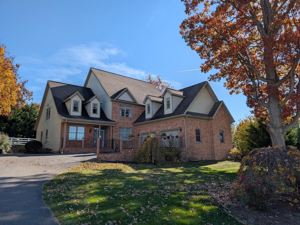 109 LEAVEL CT