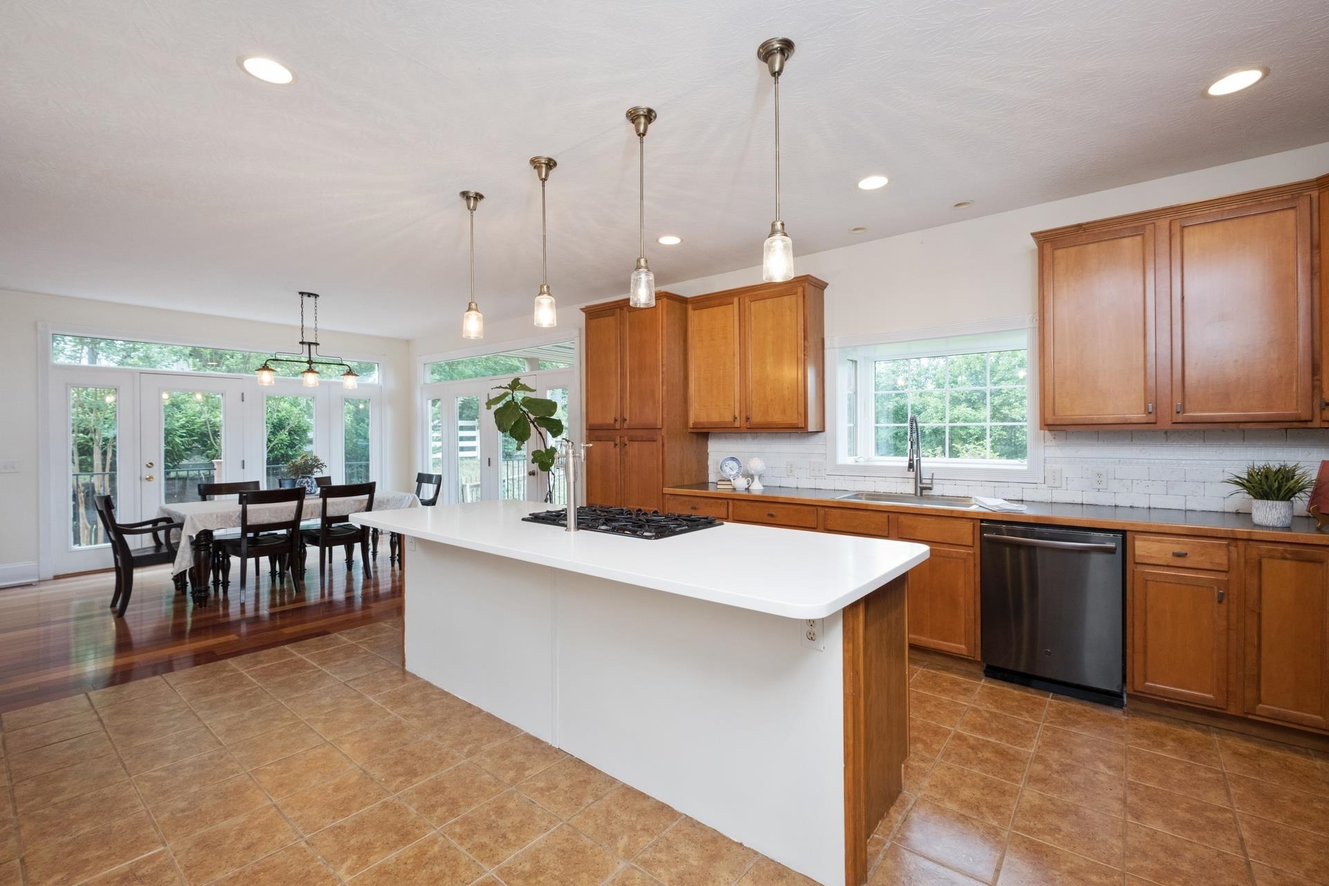 109 LEAVEL CT