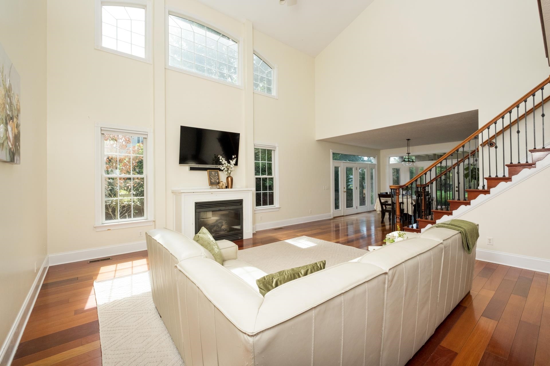 109 LEAVEL CT