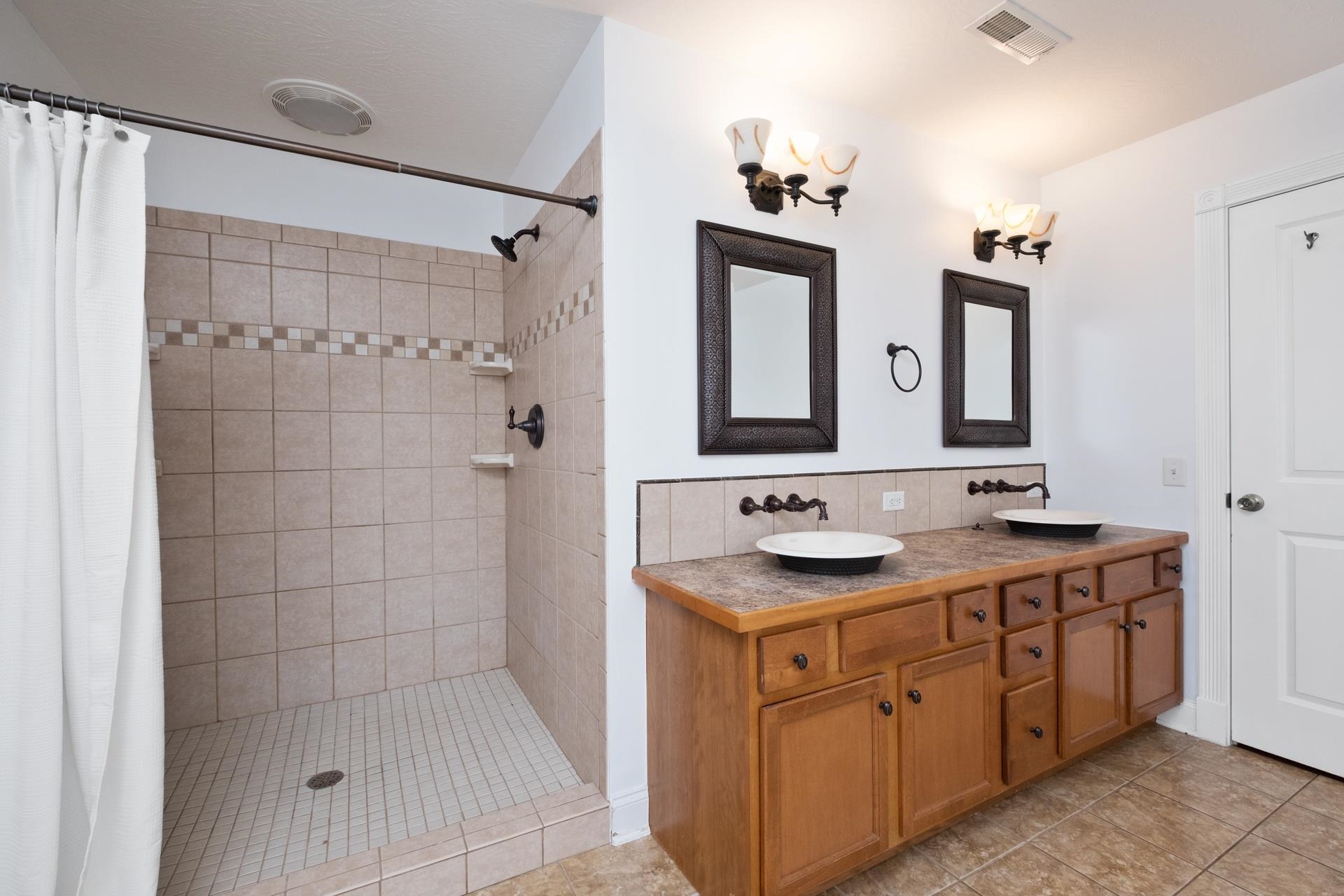 109 LEAVEL CT
