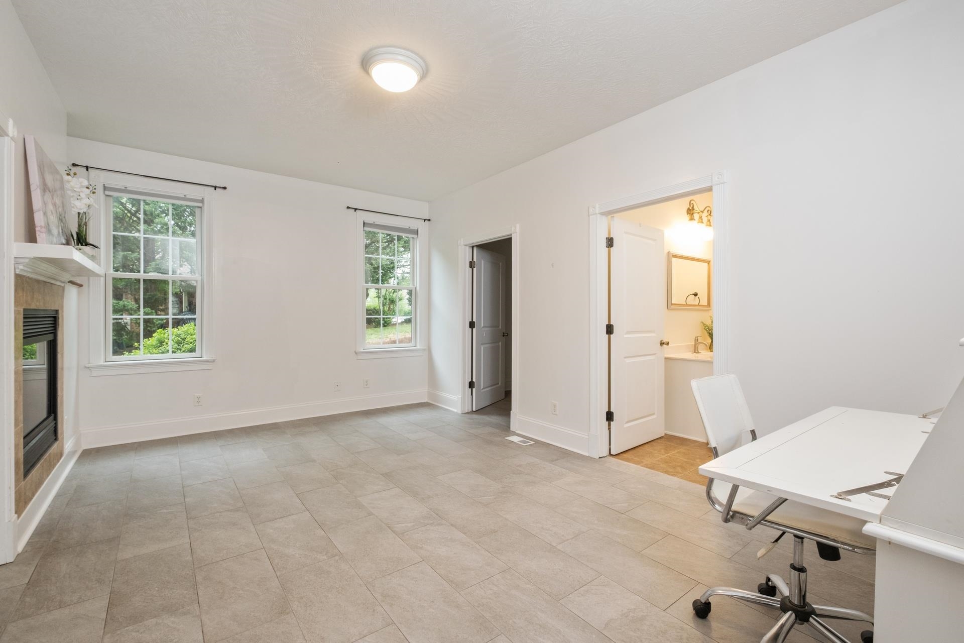 109 LEAVEL CT