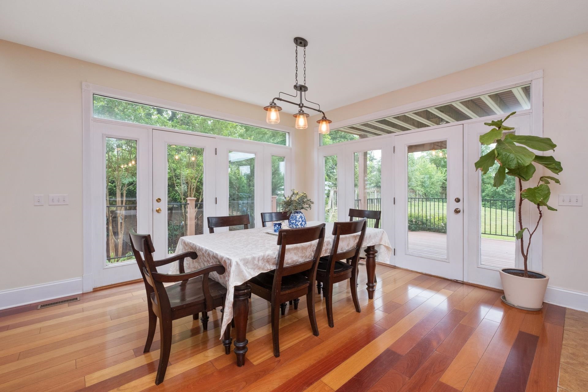 109 LEAVEL CT