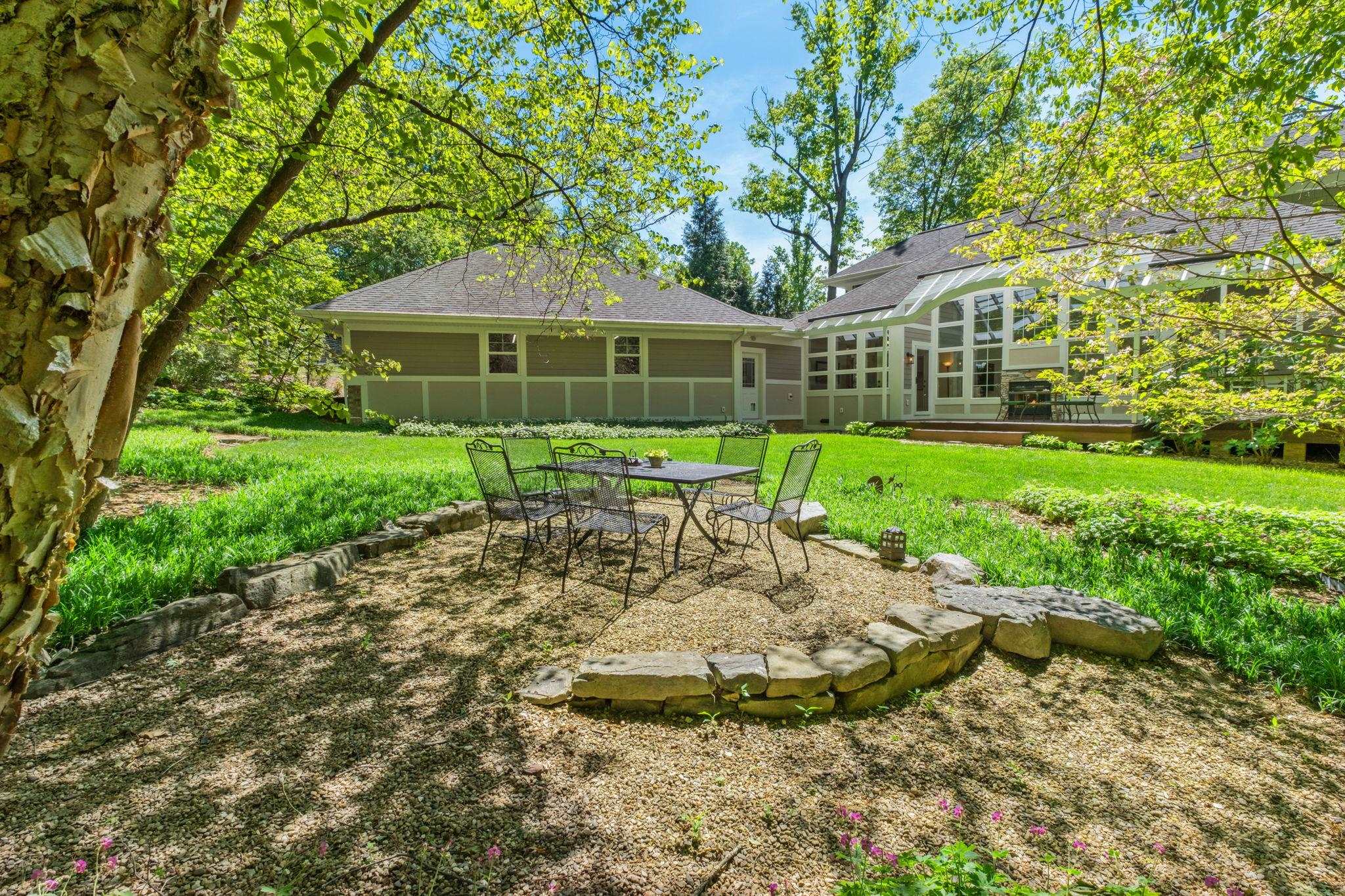 3340 BAYBROOK DR