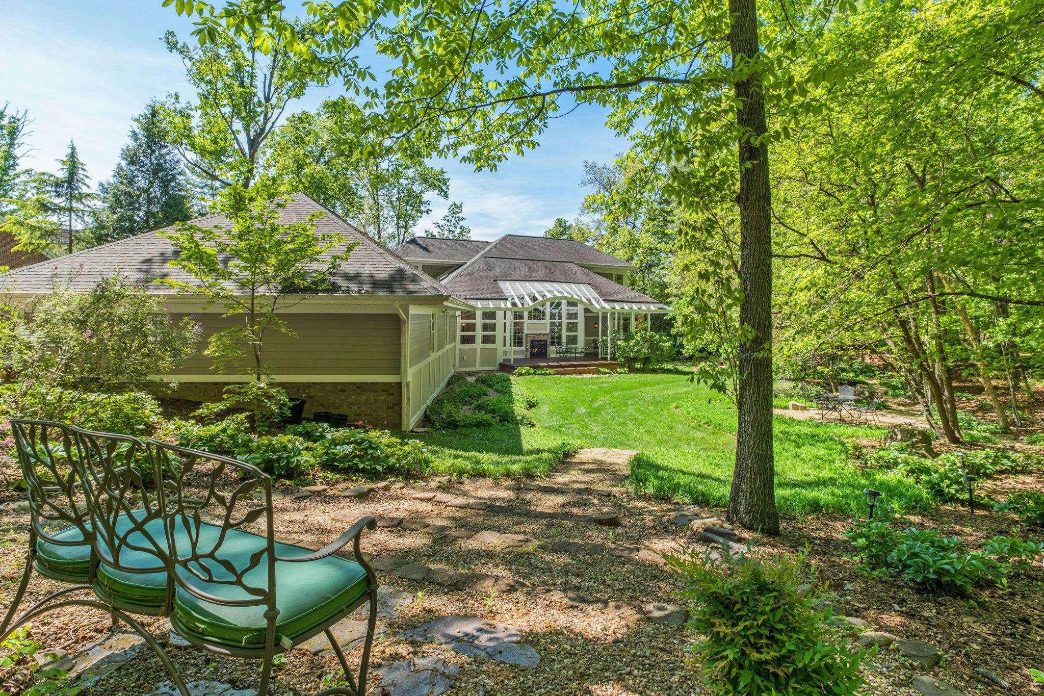 3340 BAYBROOK DR