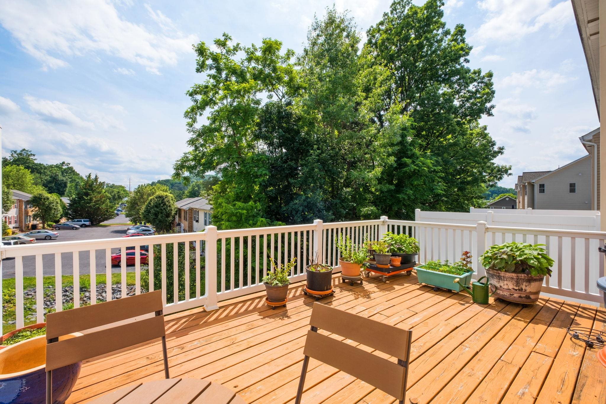 330 SAPPHIRE DR