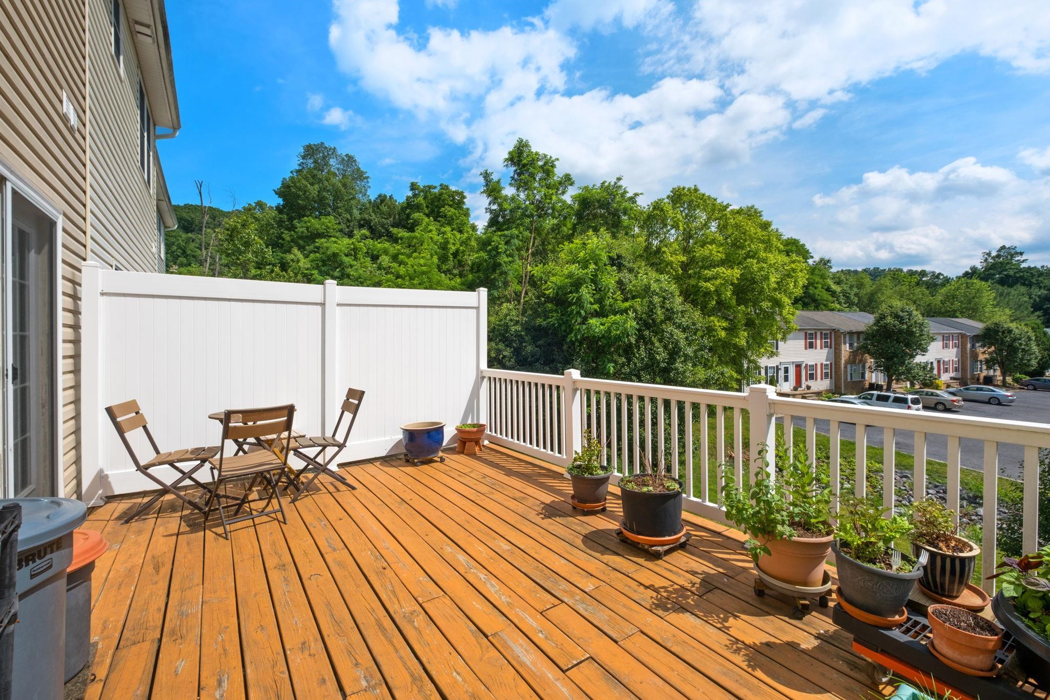 330 SAPPHIRE DR