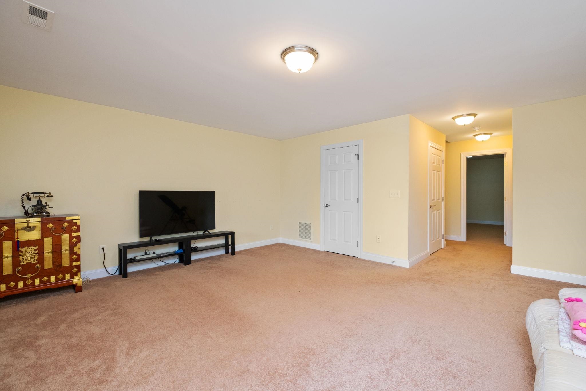 330 SAPPHIRE DR