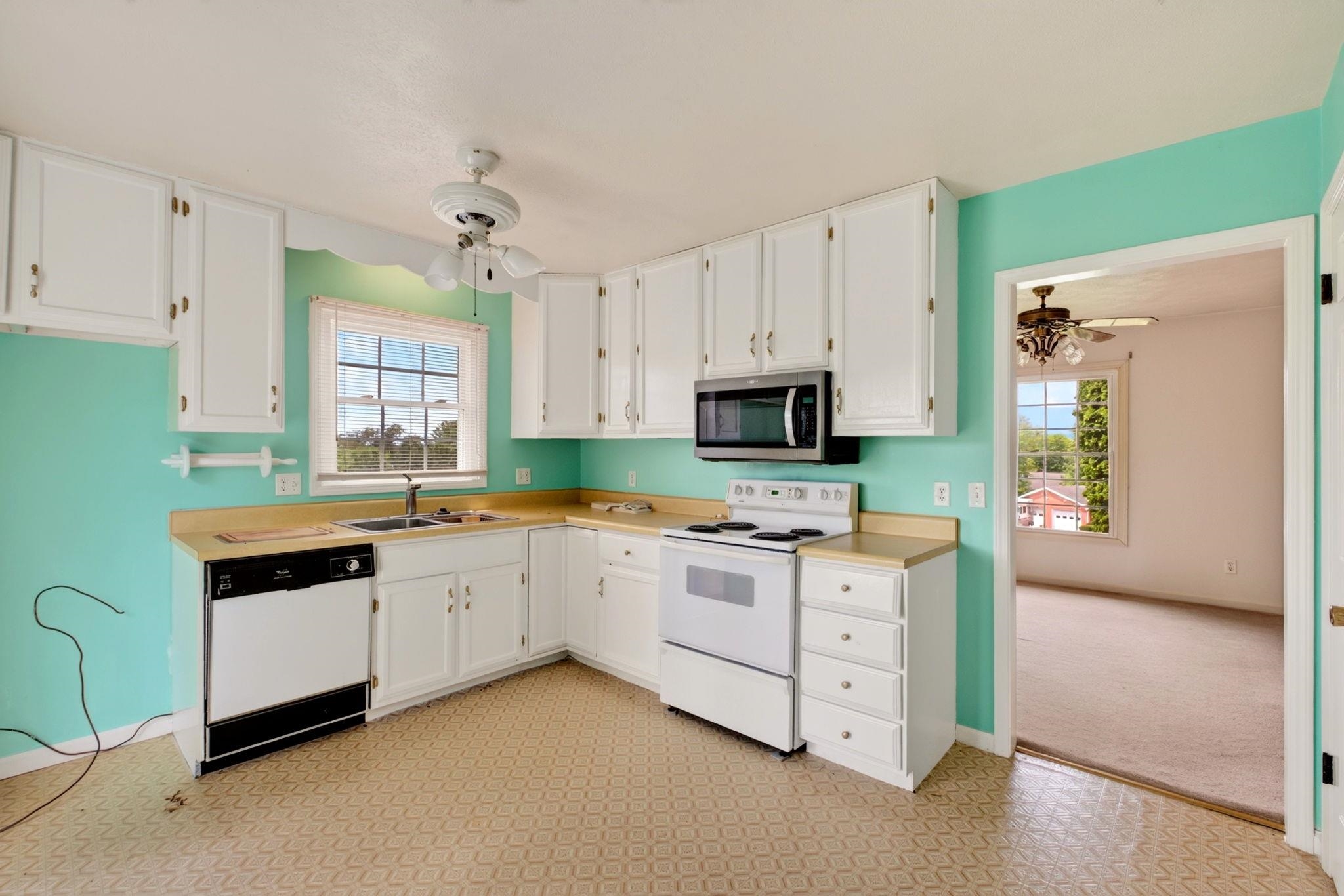 106 HILLSIDE AVE
