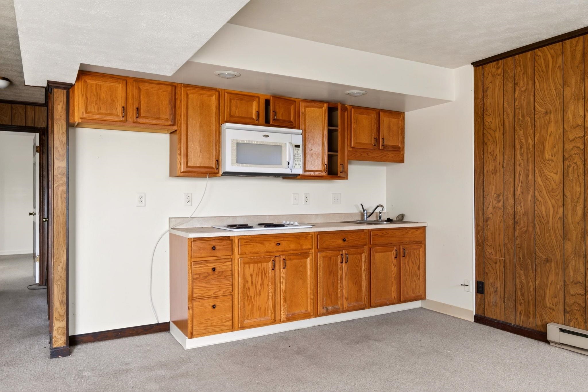 106 HILLSIDE AVE