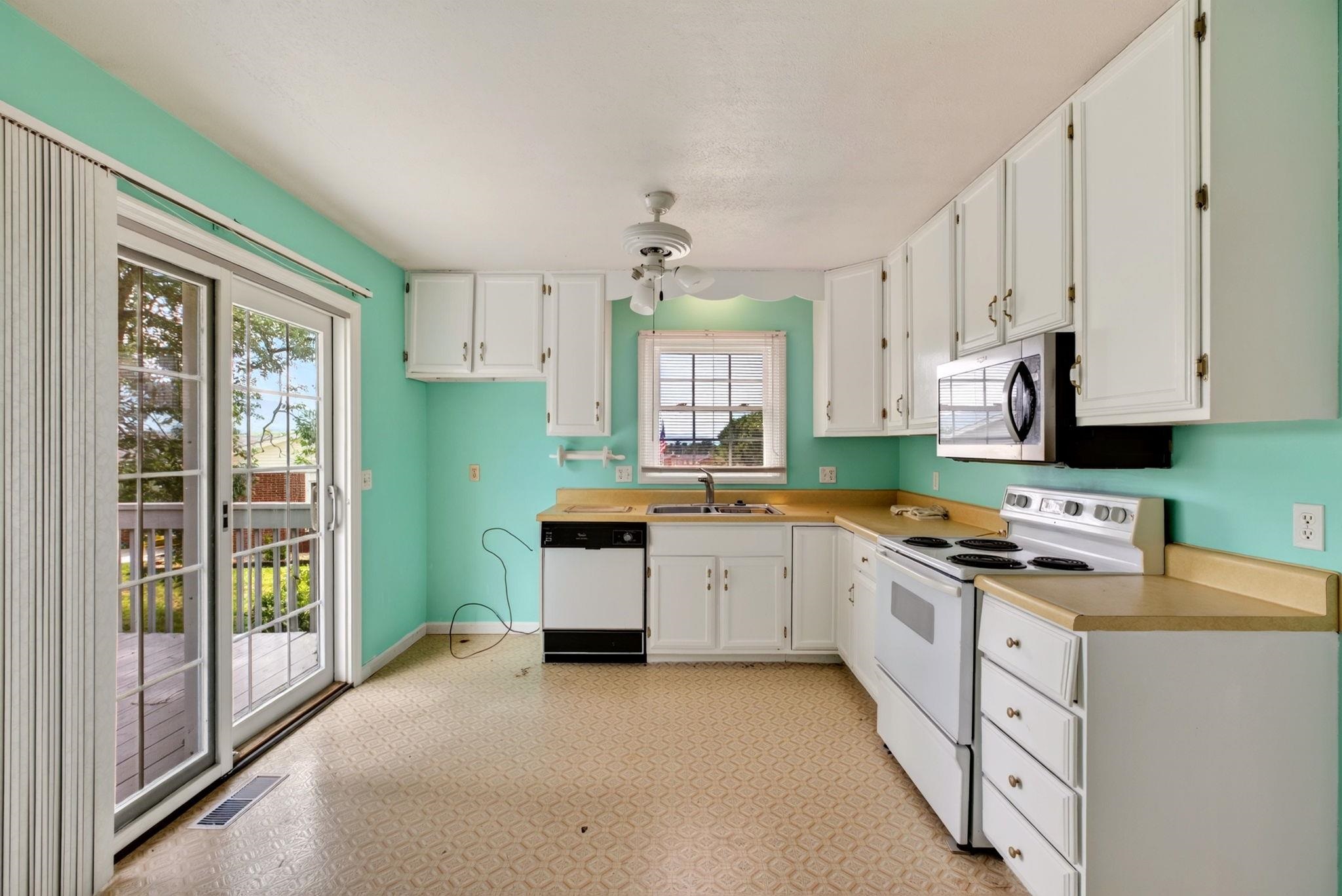 106 HILLSIDE AVE