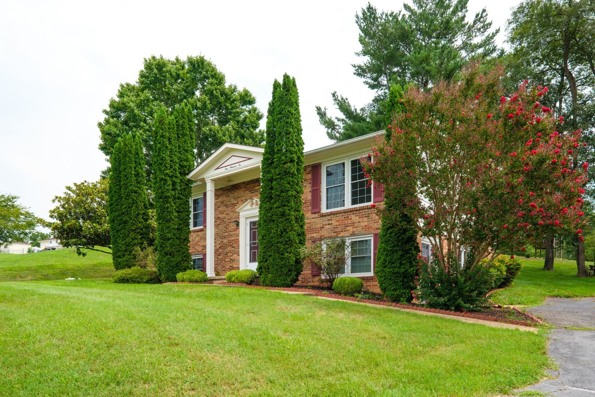 106 HILLSIDE AVE