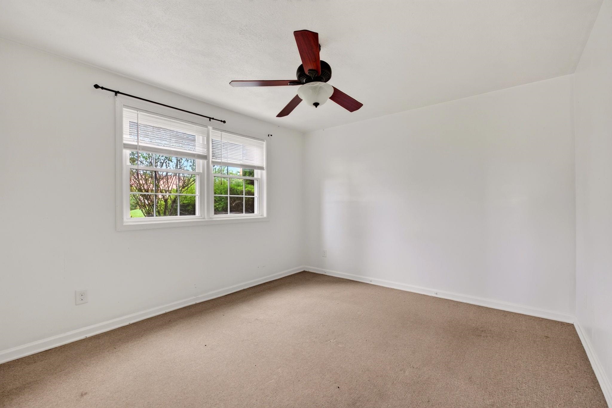 106 HILLSIDE AVE