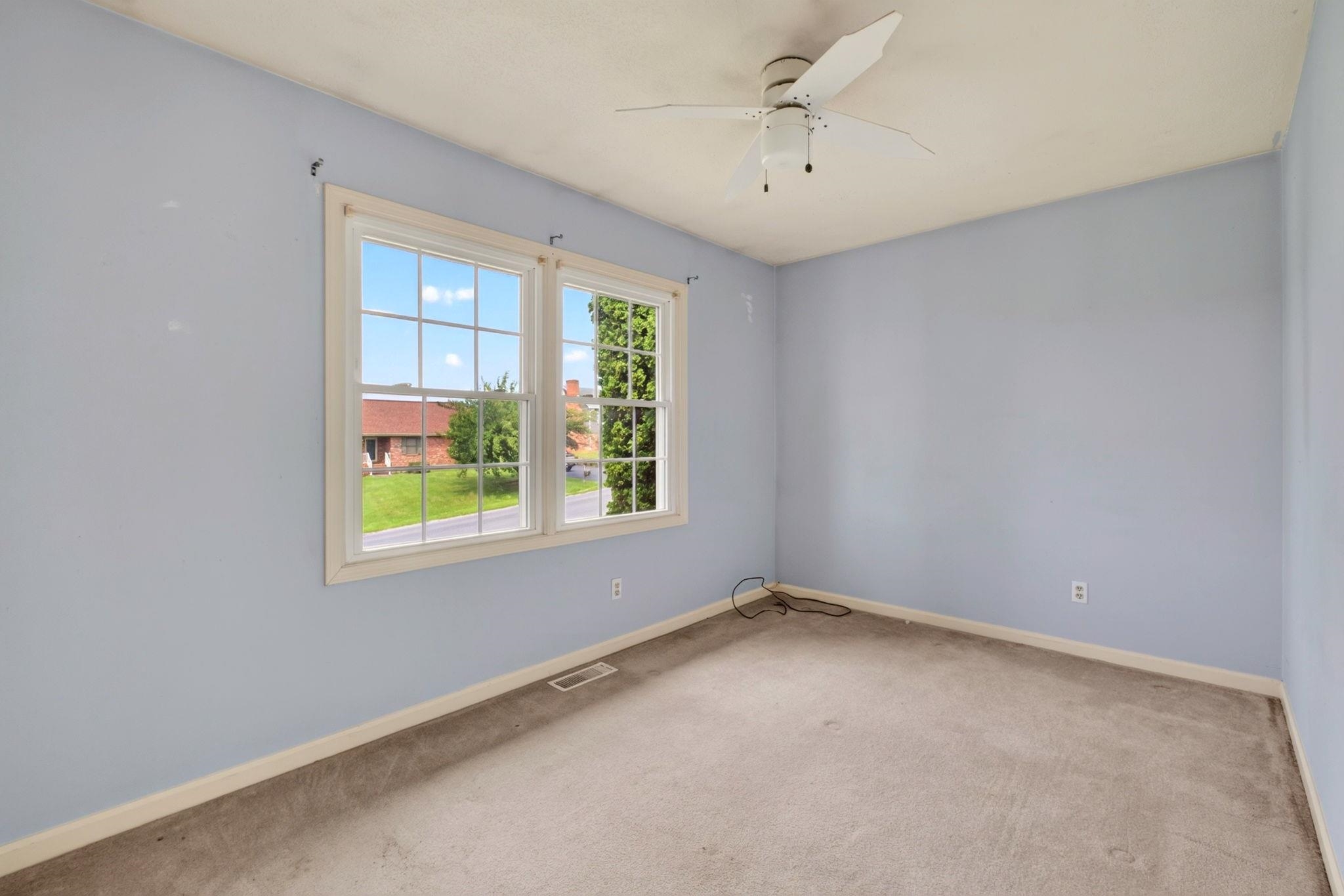 106 HILLSIDE AVE