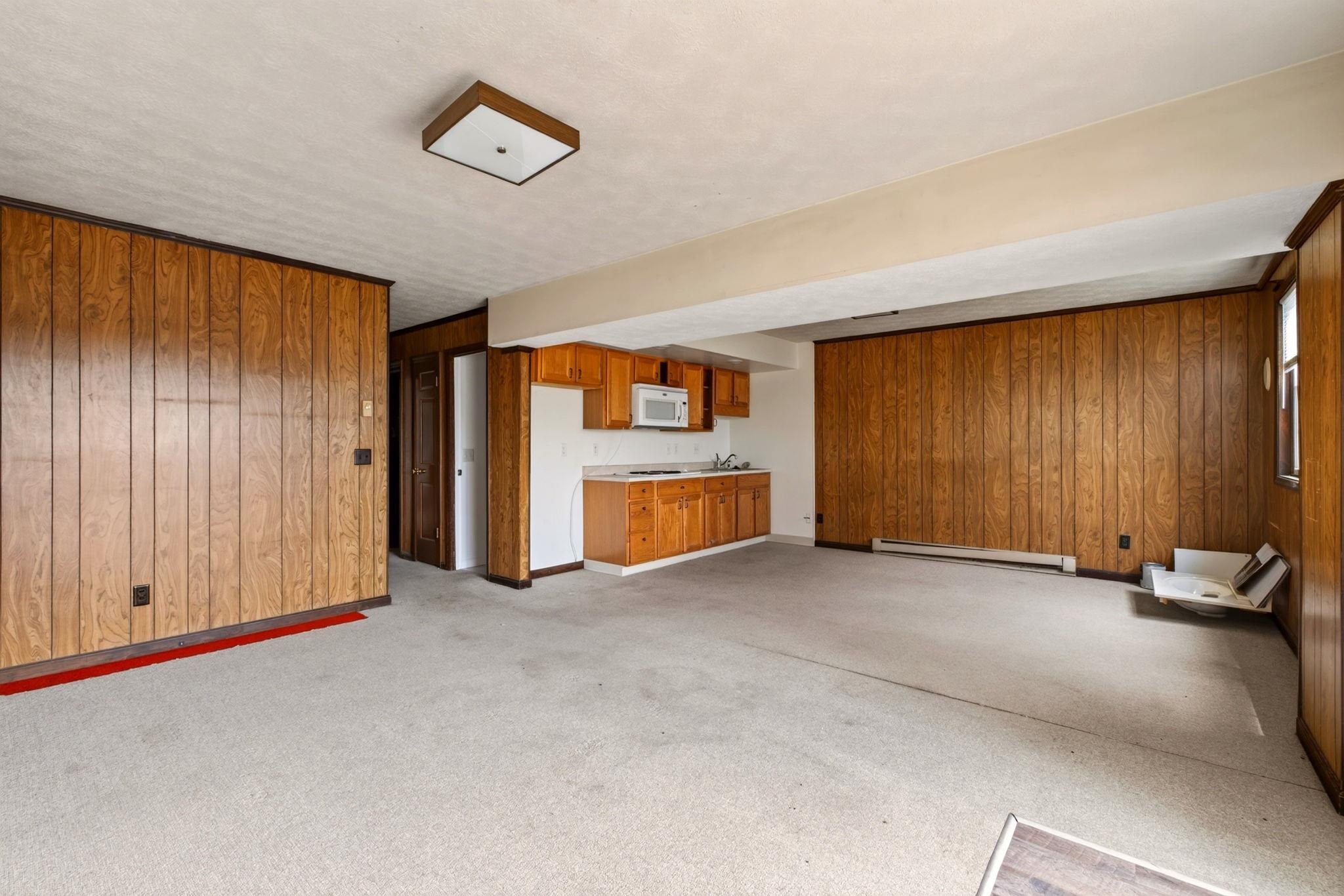 106 HILLSIDE AVE