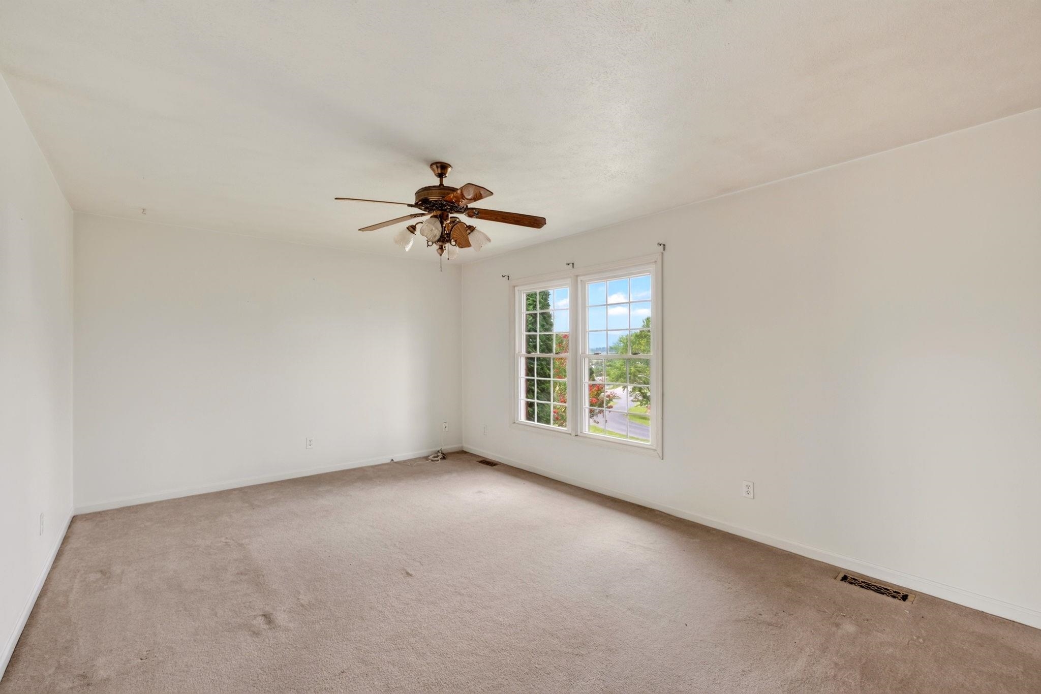 106 HILLSIDE AVE