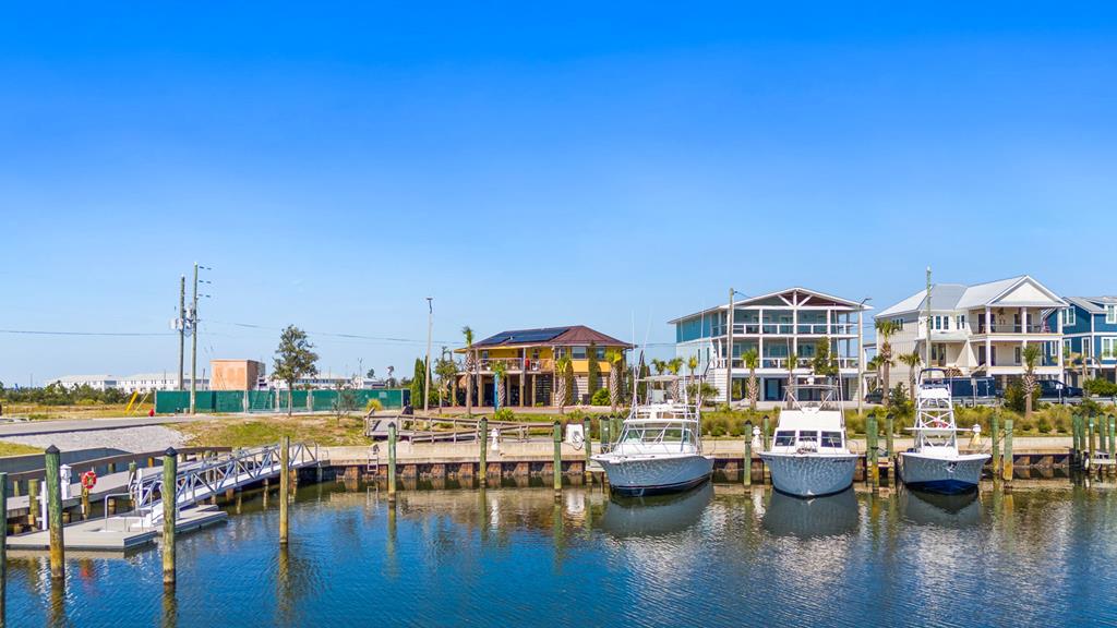 118 Canal Pkwy, Mexico Beach 32456