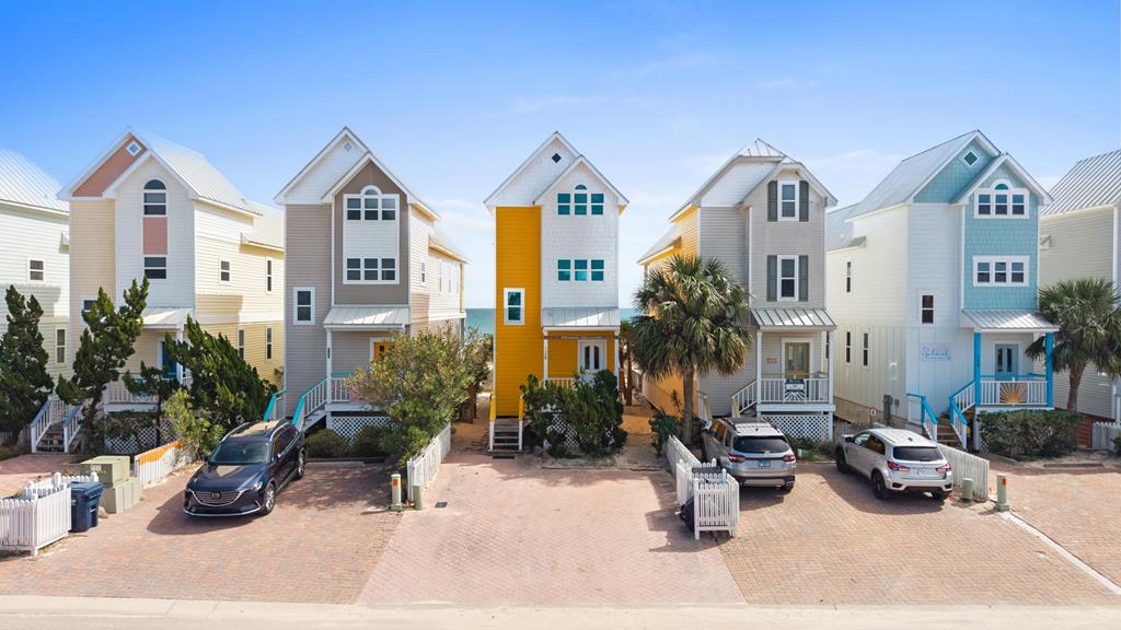 128 E Gorrie Dr, St. George Island 32328