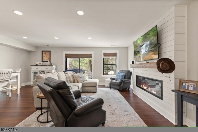 8 Kelly Ct