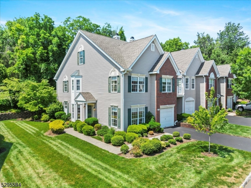 208 Springhouse Dr