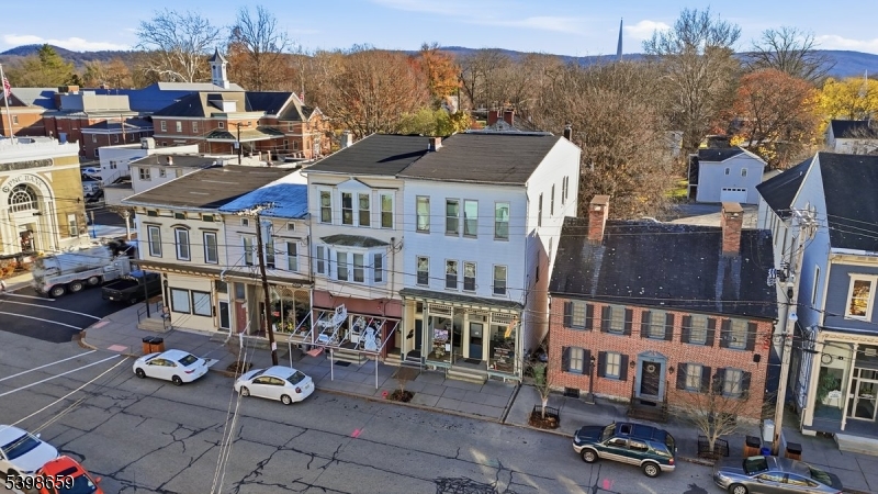 318 Front St