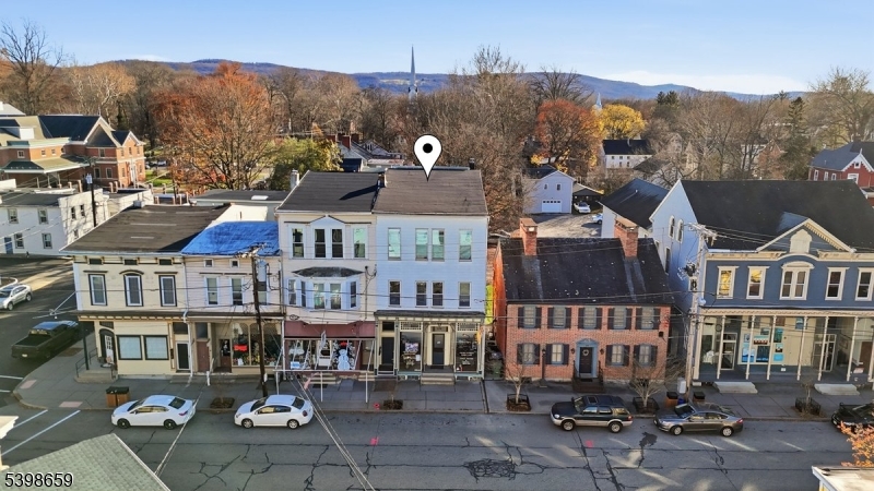 318 Front St