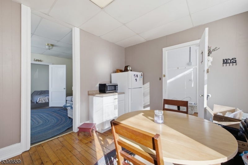 318 Front St