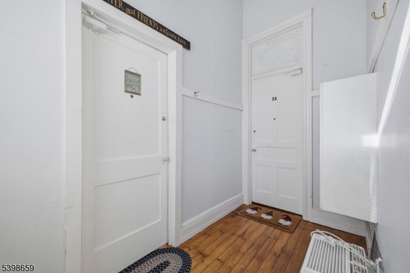 318 Front St