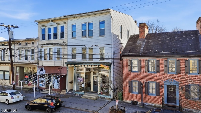 318 Front St