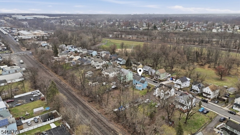 261 W Main St