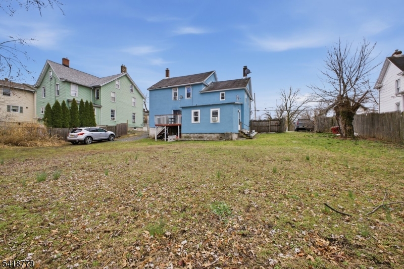 261 W Main St