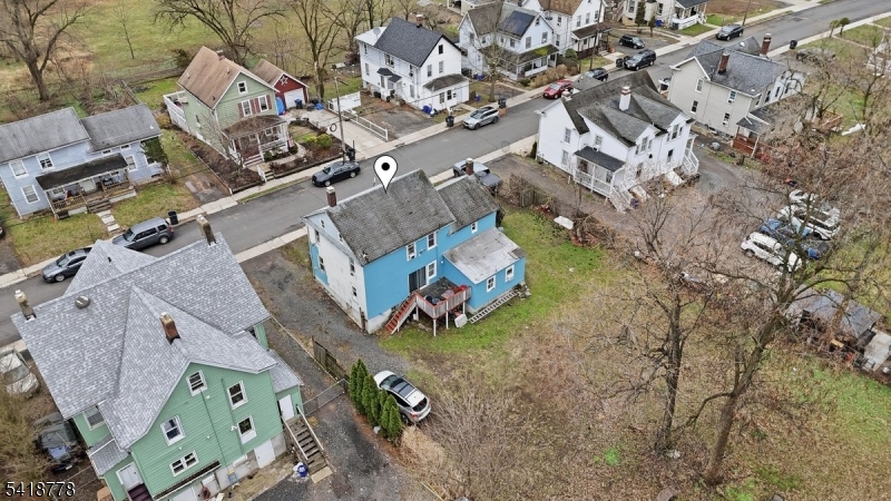 261 W Main St