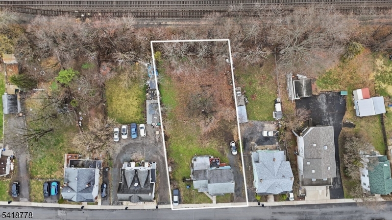 261 W Main St