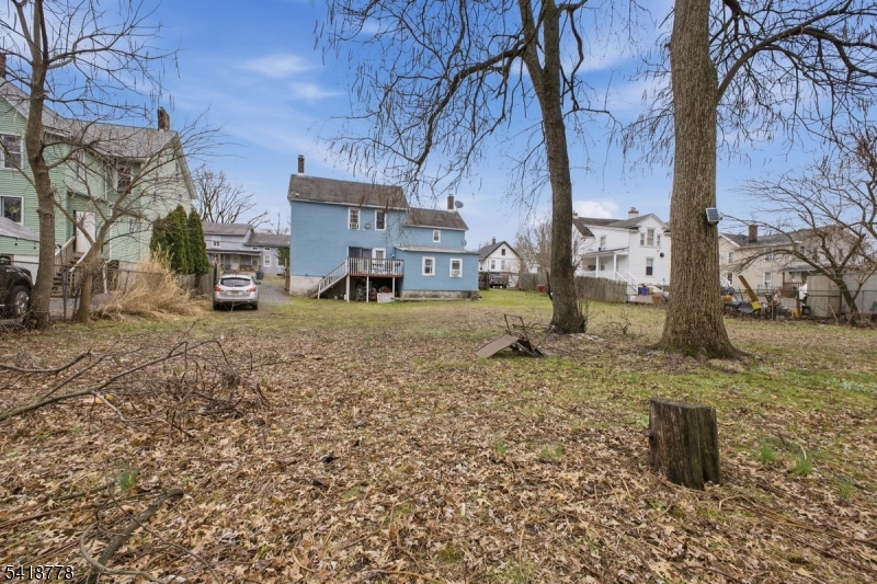 261 W Main St