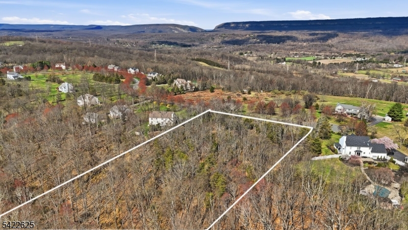18 Meadow Ridge Rd