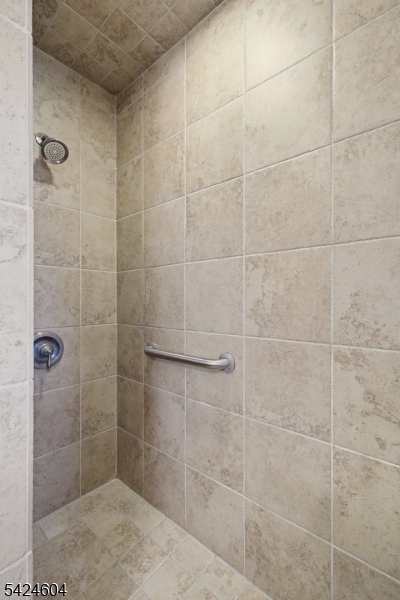 103 Lommason Glen Rd