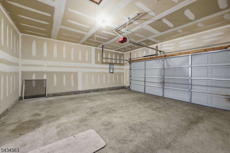 56 Kensington Cir