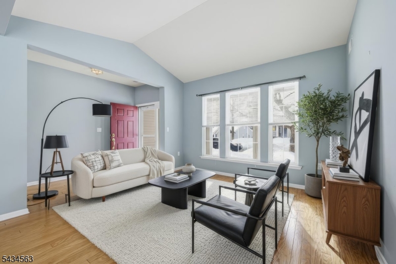 56 Kensington Cir