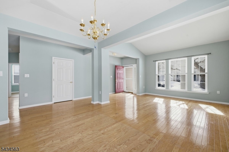 56 Kensington Cir