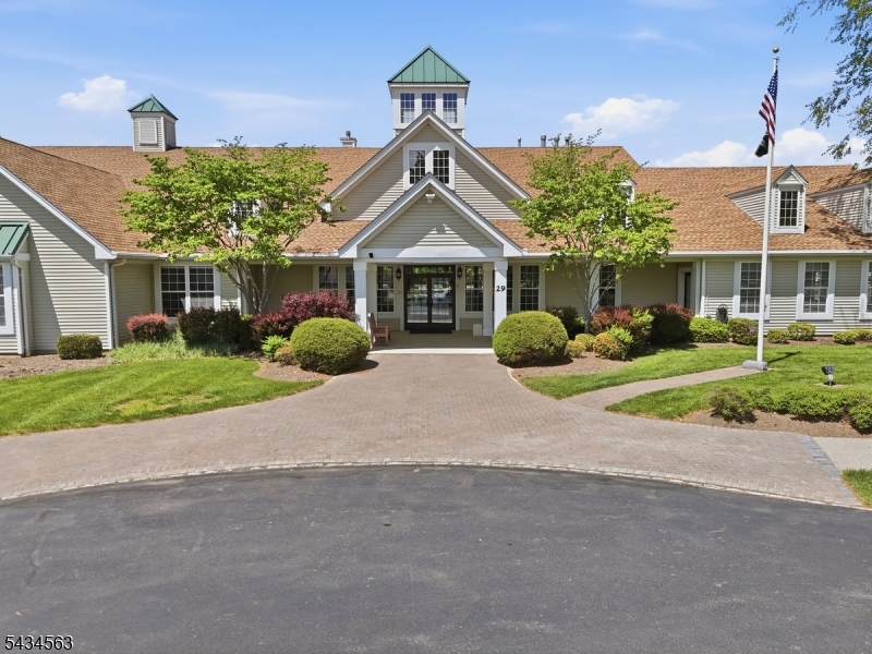 56 Kensington Cir