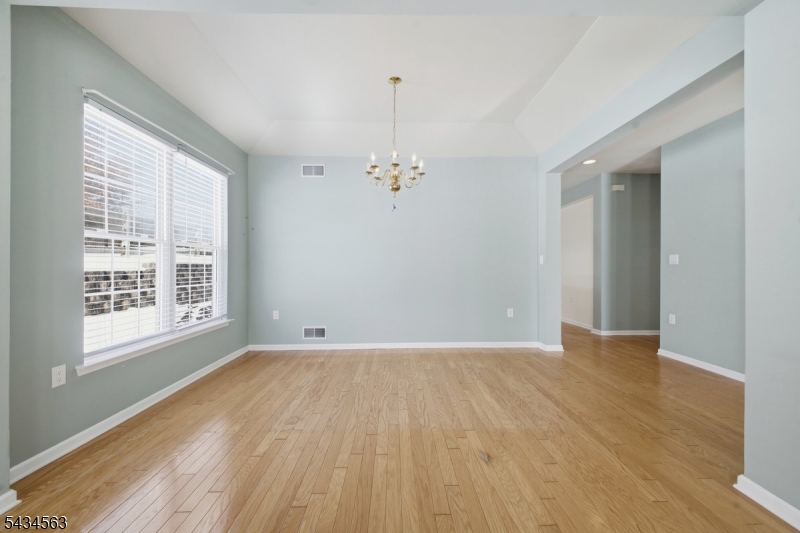 56 Kensington Cir