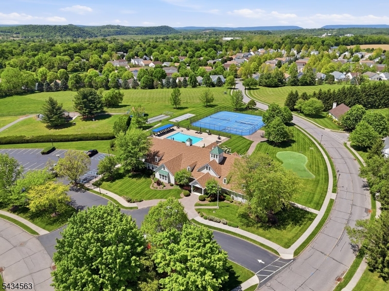 56 Kensington Cir